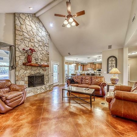 River Mountain Retreat Wimberley Luaran gambar