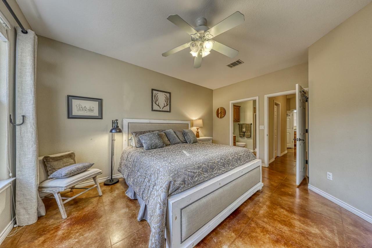 River Mountain Retreat Wimberley Luaran gambar